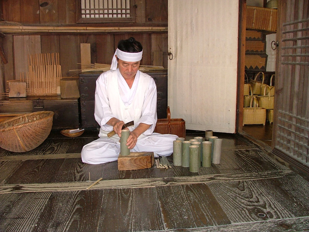 韓国民族村　竹製品を作る人