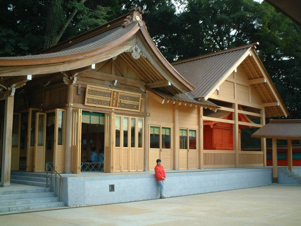 富岡八幡宮拝殿と本殿