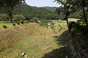 一乗谷朝倉氏遺跡 義景館跡の土塁と濠